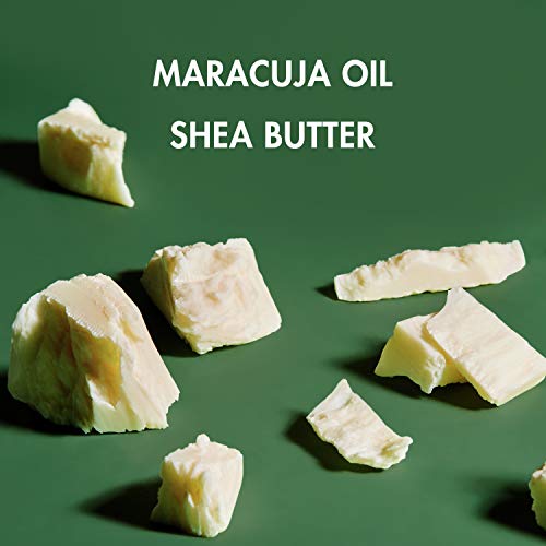 SheaMoisture Men Maracuja Oil and Shea Butter beard conditioning oil in a 41g bottle, designed to nourish and soften beards.